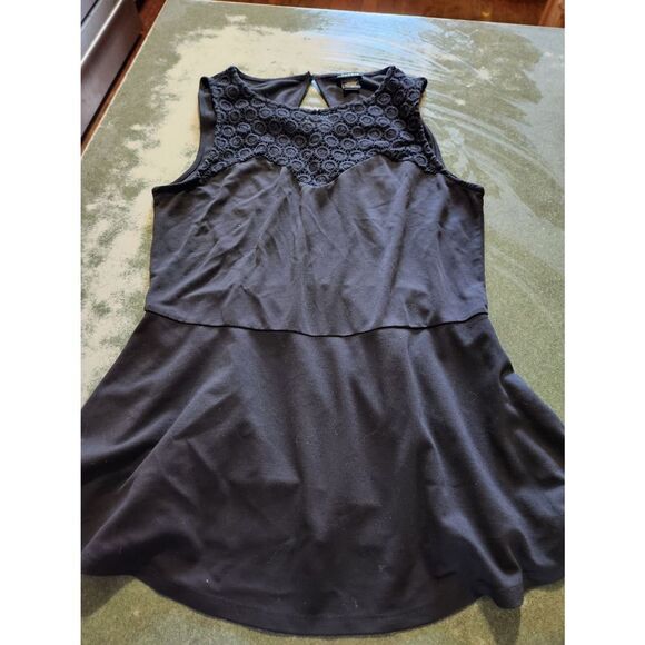 Torrid Crochet Inset Peplum Top In Black sz 00 - Picture 2 of 4